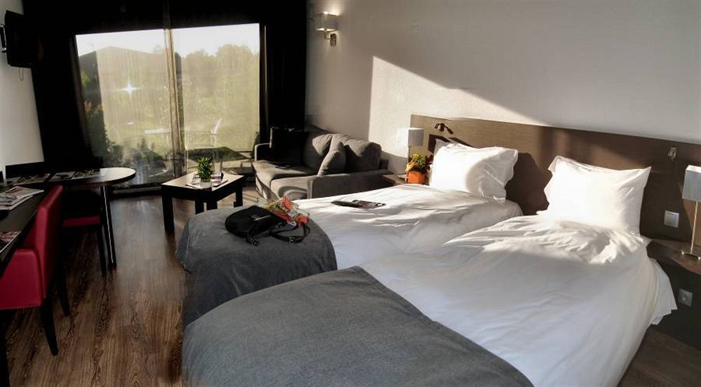 Hotel Eden Park Pau Est, Avec Piscine Екстер'єр фото